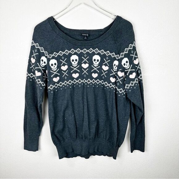 Torrid Sweater Skull Pull Over Grey Spooky Long Sleeve Size 1 - Picture 1 of 7